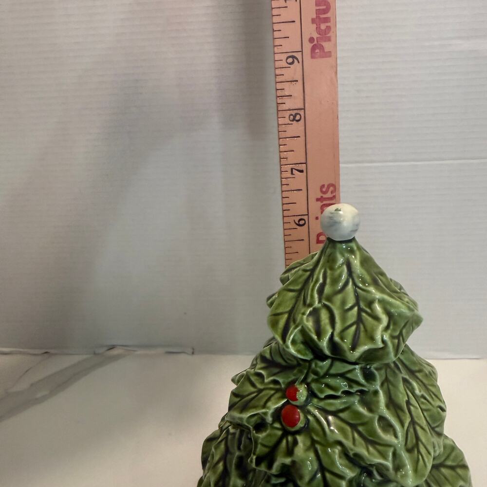 Vintage Ceramic Holly Christmas Tree Music Box Bermasco Donald O'Connor Holiday - Picture 7 of 7